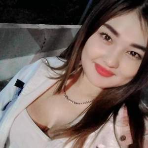 19 yaşlı esmer bayan Sevinç. fantazya oyunları 