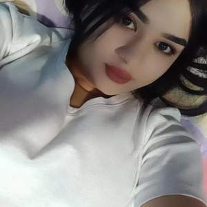 19 yaşlı esmer bayan Sevinç. fantazya oyunları 