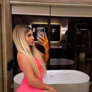 21 yaşlı beyaz tenli Semanur