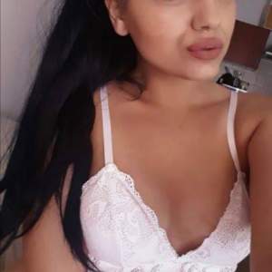 Birçok erkeğin gözdesi haline gelen Defne