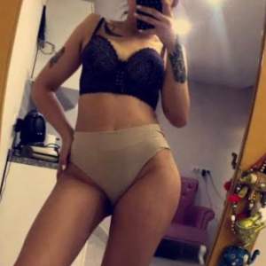 Çekici ve ateşli escort Arzu