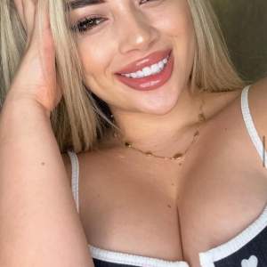 DOLGUN GÖĞÜS  Samsun escort Alara. kendi yerim var