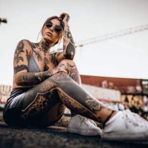 Dudakları şişmiş