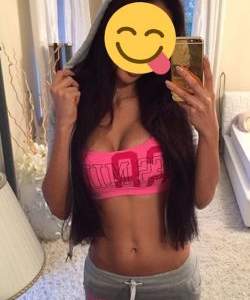 Erotik danslar yapabilen Müjgan