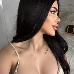 Esmer tenli escort Aleyna